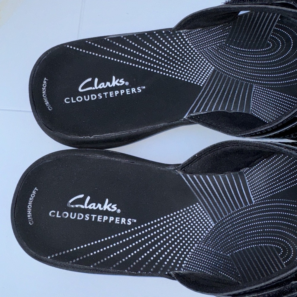 CLARKS Women's Black Patent Cloudsteppers Breeze Sea Flip Flop Slip On Sandal 10 - Picture 4 of 7
